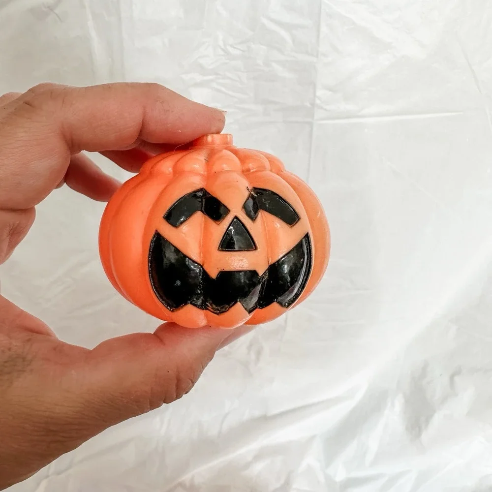 VTG‎ Plastic Blow Mold Style Stringlight Covers 